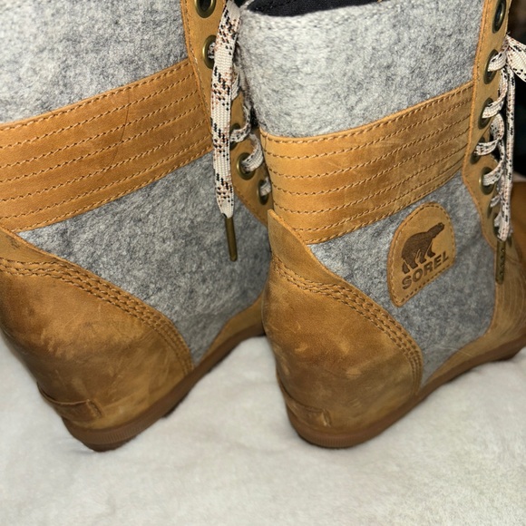 Like New Sorel Lexie Wedge Boots - Picture 5 of 5